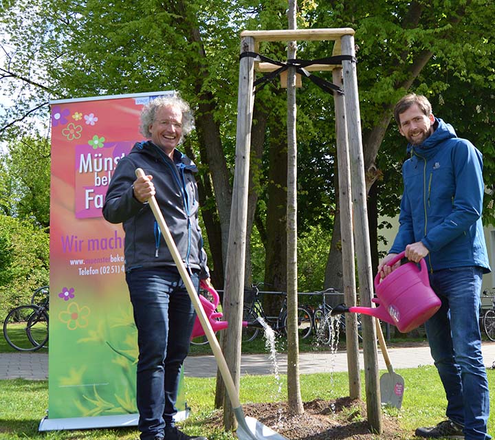 Packen an für mehr Klimaschutz in der Stadt (v.l.): Wolfram Goldbeck (Stadt Münster) und Frank Morjan ©viaprinto
