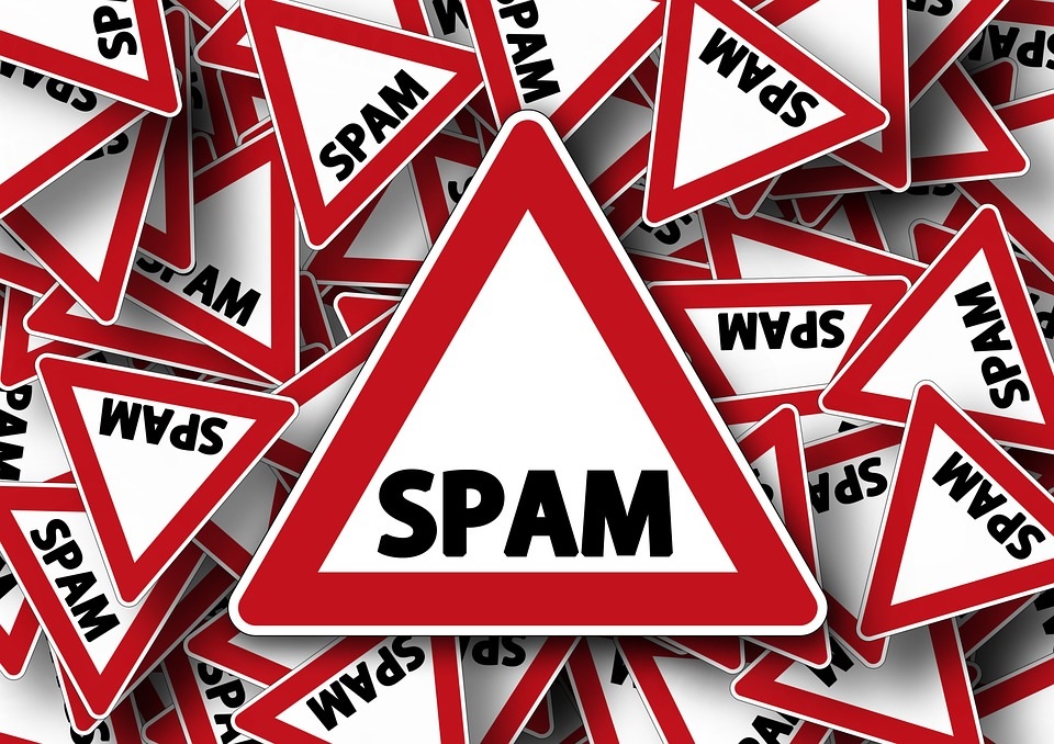 Eine E-Mail verfängt sich schneller im Spam-Filter, als viele Absender das für möglich halten.