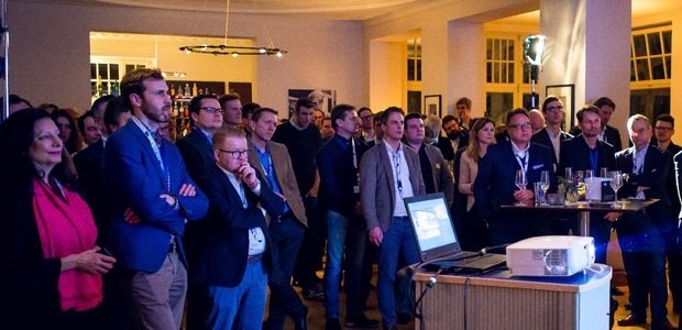 Besucher auf dem Neujahrsempfang in Hamburg.