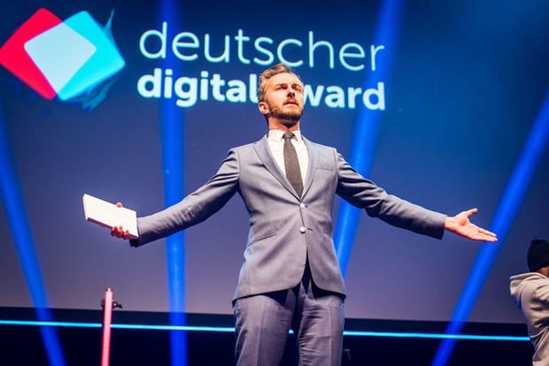 Jan Böhmermann moderiert die Preisverleihung.