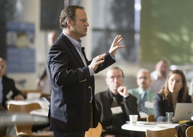 Ein in seiner Branche gefragter Experte ist der ideale B2B-Influencer
