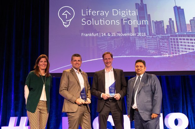 Bild: v.l.n.r. Annika Sinnecker (Liferay), Dr. David Wainwright (Prodyna) Burkhard Theß (edicos) und Eguino Bragança (Liferay)